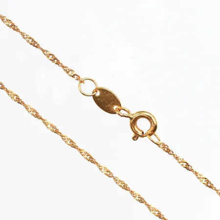 Collier, längd 46 cm, bredd 1 mm, 21k. Vikt: 1,6 g