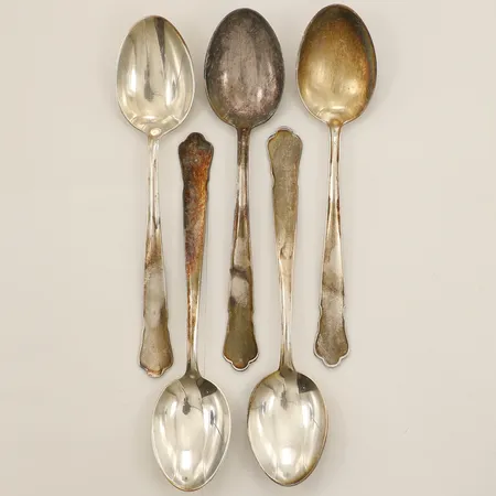Fem skedar längd 15cm modell:Chippendale GAB silver 830/1000 Vikt: 157 g