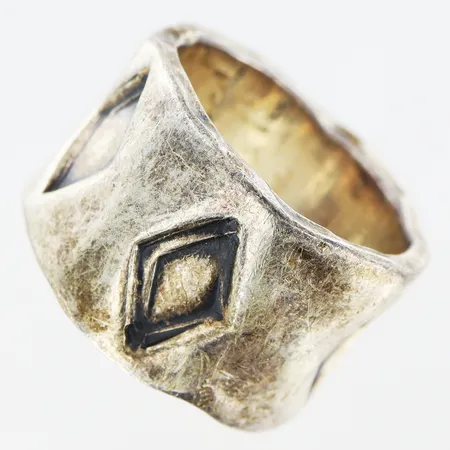 Ring stl:16¾ bredd 13mm silver 925/1000 Vikt: 13,2 g