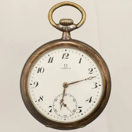 Fickur Omega Ø53,0mm manuell boettnummer:5684368 serienummer: 4903224 från år 1912 skadad urtavla liten sekundvisare skadad urtavla silver 800/1000 Vikt: 94,4 g