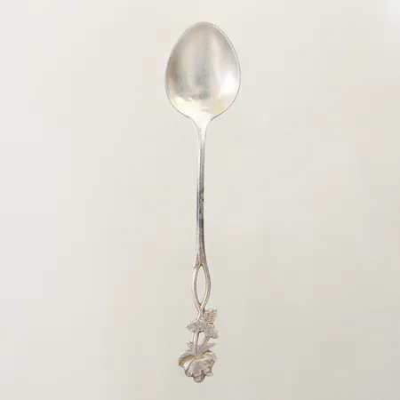 Kaffesked med blomdekor 12cm silver 813/1000 Vikt: 9,4 g