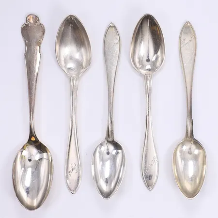 5 kaffe- och teskedar 13-14,5cm gravyr silver 830/1000 Vikt: 95 g