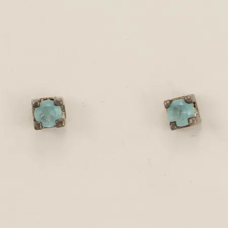 Ett par örhängen med blå stenar Ø3,4mm silver 925/1000 Vikt: 1 g