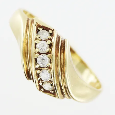 Ring vita stenar stl:17¾ bredd 1,5-8mm 14K. Vikt: 2,2 g