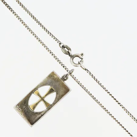 Kedja Pansar längd 38,5cm, bredd 1mm, hänge 30x13mm, förgylld detalj, silver 925/1000. Vikt: 5,7 g