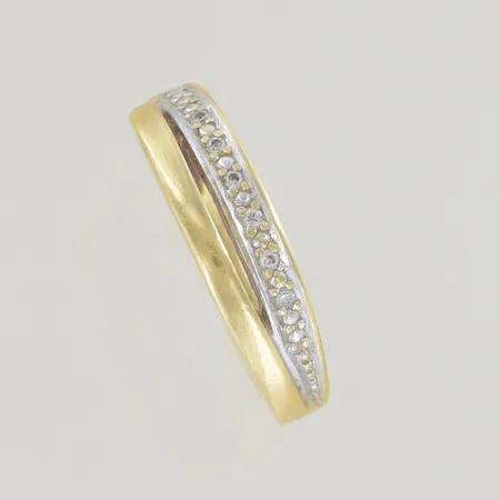 Ring med stenar stl:18 bredd 3-5 mm,18K   Vikt: 3,4 g