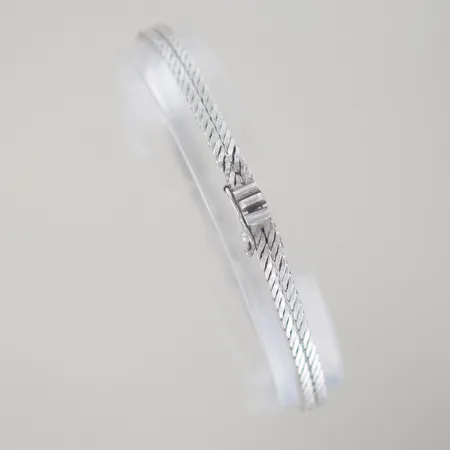 Armband längd 19 cm bredd 4mm,silver 835/1000  Vikt: 9,6 g