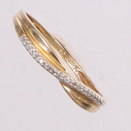 Ring GHA stl.19, 18k  Vikt: 1,6 g