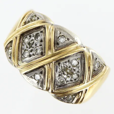 Ring 8/8-slipade diamanter 16xca0,01ct stl:18, bredd: 3-12mm, defekter på diamanter, 18K Vikt: 6,7 g