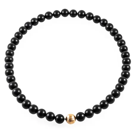 Collier Ole Lynggaard matterad svart agat Ø10mm lås Ø10,5mm längd 46cm, vikt lås 3,3g. 18K 67,6g.