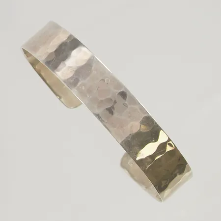 Stelt armband Ø6cm, inre omkrets ca 17,5cm, bredd 12cm, 925/100 silver,   Vikt: 15,7 g