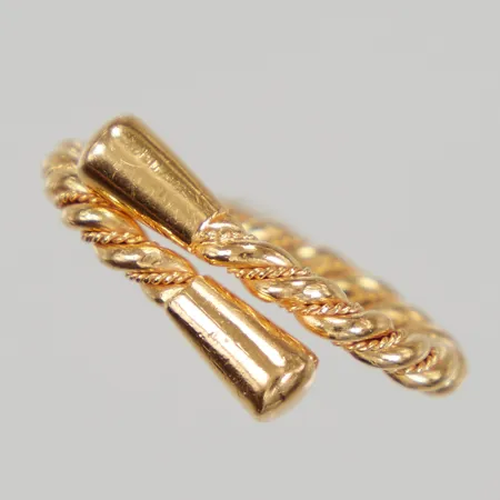 Ring justerbar ca stl:17-20 bredd 2,8-4,5mm, tvinnad modell, ostämplad, 18K, Vikt: 5,9 g