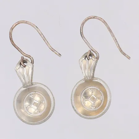 Ett par örhängen kåsa 20 mm tenn, silverhake Vikt: 1,1 g