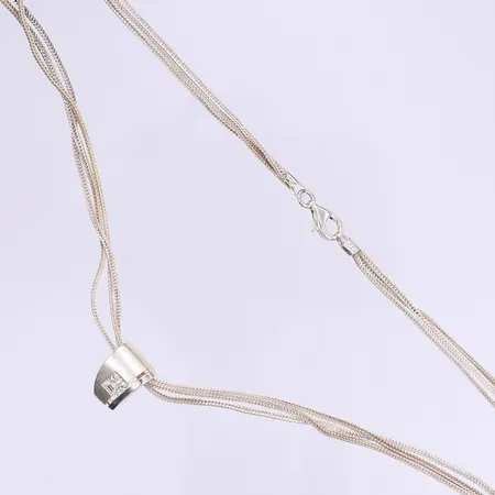 Halskedja treradig och hänge med vit sten 41cm bredd 3-15mm silver 925/1000 Vikt: 10,2 g