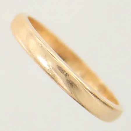 Ring slät stl:18½ bredd 3mm gravyr, repig 18K Vikt: 3,4 g