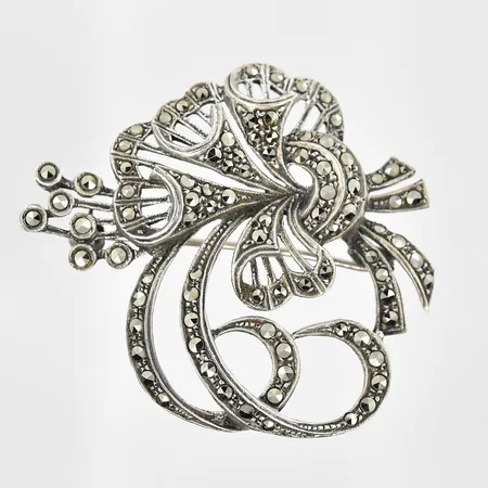 Brosch med Markasiter stl:45x45, silver 830/1000. Vikt: 10,9 g