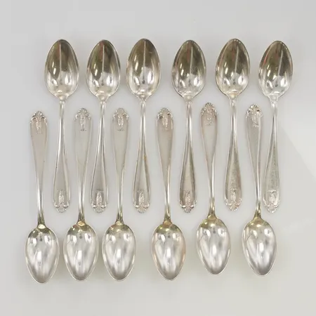 Kaffeskedar 12st graverade silver s830/1000 128,5g.