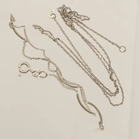Diverse silver kedja samt armband defekt silver 835-925/1000 Vikt: 3,7 g