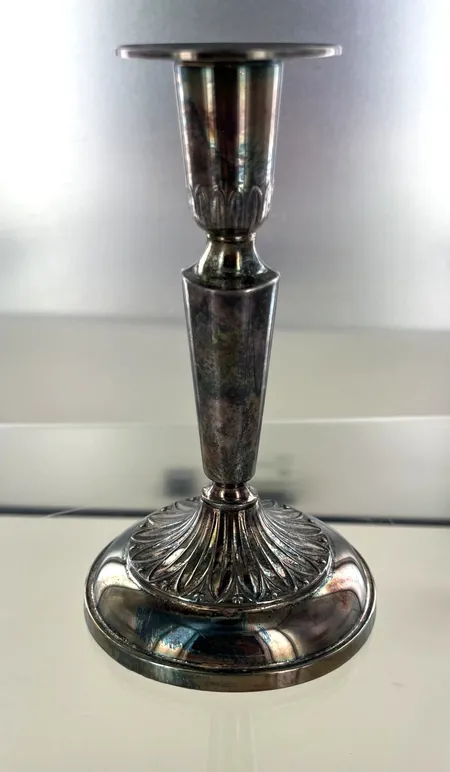 Ljustake höjd 15 cm , Cesson år 1989silver 830/1000, bv 223,8 gr Vikt: 223,8 g