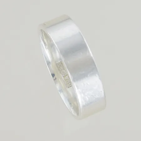 Ring stl:19 bredd 6 mm,silver 925/1000  Vikt: 4,3 g