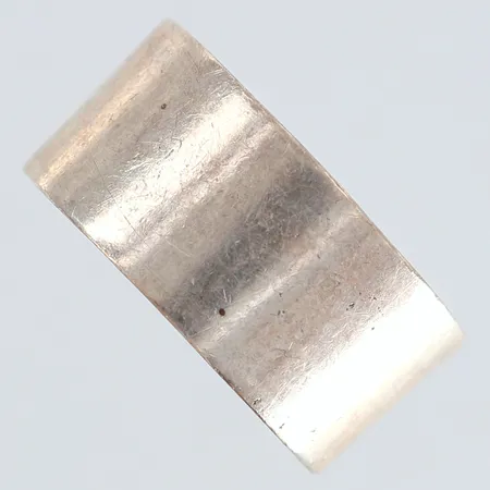 Ring slät stl:21½ bredd 11,5mm bucklig Silver 925/1000.  Vikt: 8,3 g
