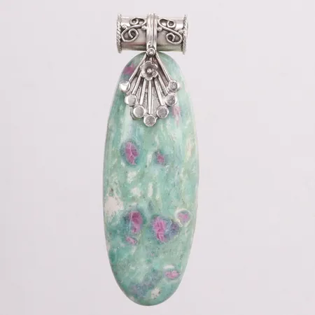 Hänge ruby fuchsite längd 6,2cm bredd 20,2mm silver 925/1000 Vikt: 15,6 g