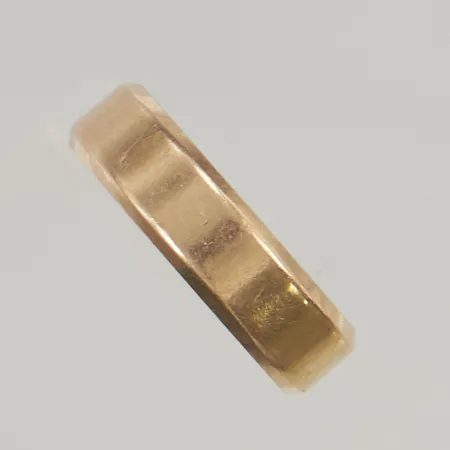 Ring stl18¾ bredd:5,7mm, graverad, 18K, 6,6g.