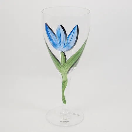 Ett vinglas Tulipa design Ulrica Hydman Vallien, Kosta Boda, höjd 22cm, Ø8,5cm, signerad Skickas med paket.