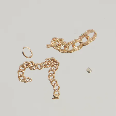 Diverse guld 18K, 0,4g.