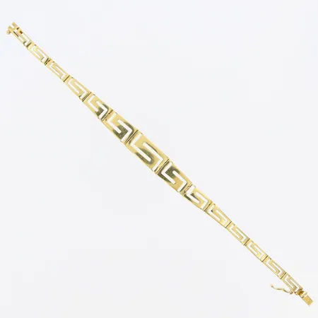 Armband meanderbård längd 16,5cm, bredd 4-9mm, låsåtta i behov av justering, 14K Vikt: 8,4 g