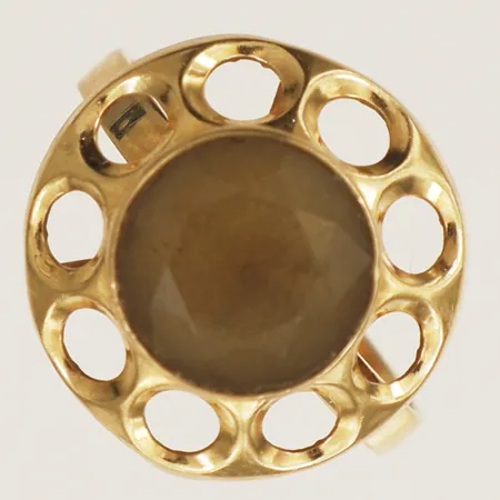 Ring med brun sten stl:18 bredd 17,0mm smärre ojämnheter 18K Vikt: 3,4 g