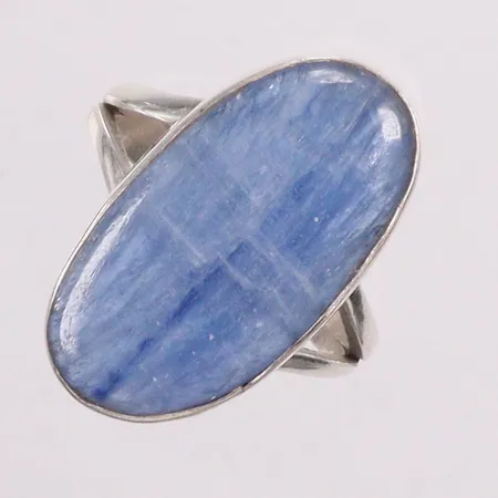Ring med fluorit stl:19¼ längd 2,5cm bredd 14,0mm silver 925/1000 Vikt: 5,3 g