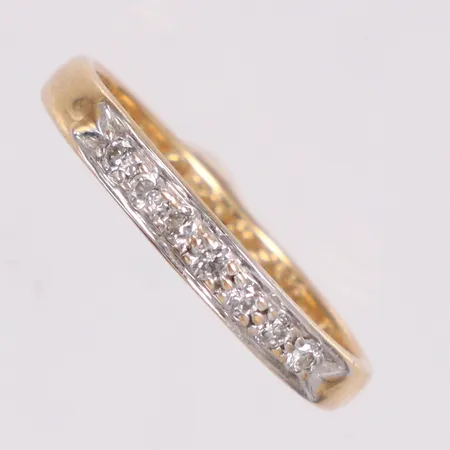 Ring med diamanter 7x0,005ct stl: 16¾ gravyr 18K  Vikt: 2 g