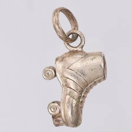 Hänge skridsko 27mm, 925/1000 silver Vikt: 6 g