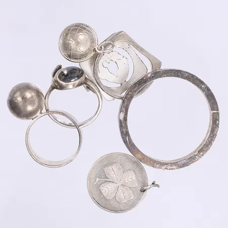 Diverse smycken defekt delvis med sten silver 830-925/1000 Vikt: 35 g