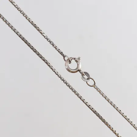 Kedja Venezia längd 36cm bredd 1,3mm Silver 835/1000.  Vikt: 3,6 g