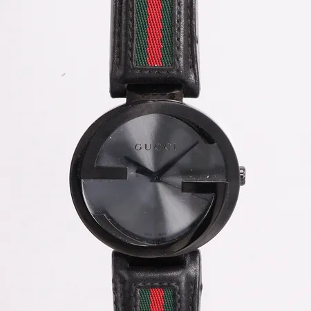 Armbandsur Gucci nytt batteri YA133206 SN 14124558 tyg/skinnband Ø41,5 instruktionsbok