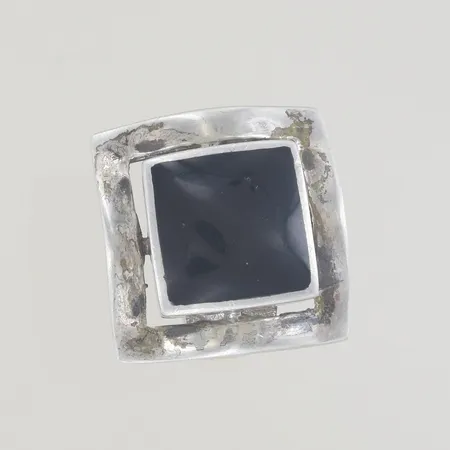 Ring med sten stl 17½ bredd 20 mm, silver 925/1000  Vikt: 9,5 g