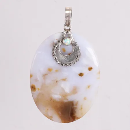 Hänge med agat längd 7,1cm bredd 4,2cm silver 925/1000 Vikt: 23,5 g