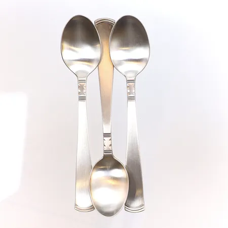 3 Kaffeskedar Rosenholm, längd 12cm, bredd 5-24mm, 830/1000 silver Vikt: 50,9 g