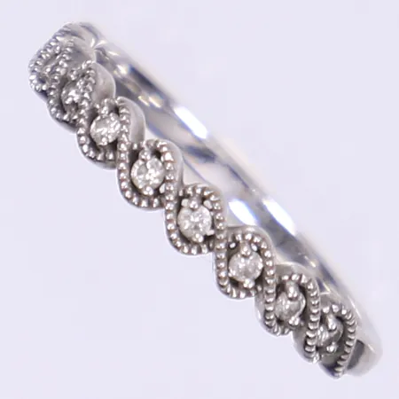 Ring med diamanter 9x ca 0,005ct stl:16½ bredd 1,5mm GHA vitguld 18K Vikt: 2,2 g