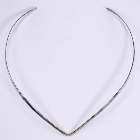 Halsring ca 145x135mm Guldfynd silver 925/1000 Vikt: 10,6 g