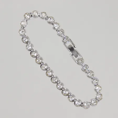 Armband Swarovski, vita stenar, 17cm, bredd 5,4mm, vit metall