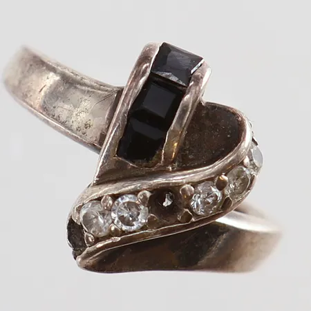 Ring saknar stenar Silver 925/1000. Vikt: 3,3 g