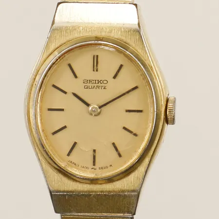 Damur Seiko Ø18,5mm quartz defekt  förgyllt metall går ej inga tillbehör 