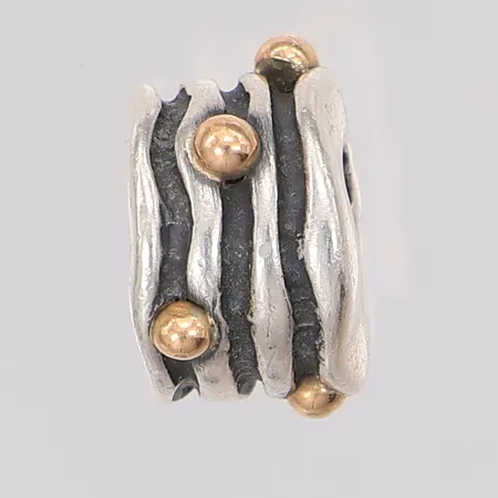 Berlock Pandora mönstrad detaljer i 14K ALE, silver 925/1000 Vikt: 3,8 g