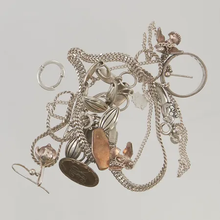 Diverse silversmycken skador finns, silver 830/1000, 34,8g.