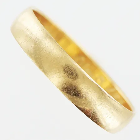 Ring slät stl:16½ bredd 3mm gravyr 18K. Vikt: 1,9 g