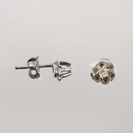 Örhängen i vitguld med sten höjd: 14.3mm bredd: 5.1mm 18k Vikt: 1,3 g