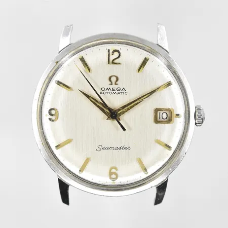 Herrur Omega Seamaster stål, automat, Ø34mm, datum, refnr 166.001, serienr 20688887, cal 562, ca 1960-tal, defekt/går ej, glappt urverk, defekt läderband med originalspänne medföljer, inga tillbehör.